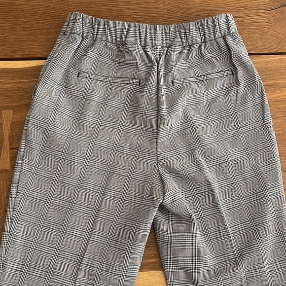 NWT houndstooth pull on cigarette style pants - Picture 2 of 4